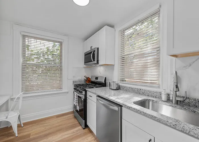 Shadyside 2d Modern And Stylish Private Bedroom With Shared Bathroom Homestay Pittsburgh