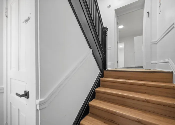 Homestay Shadyside 2d Modern And Stylish Private Bedroom With Shared Bathroom Pittsburgh